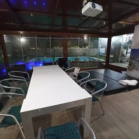 بيت للعطل Chalet Beach &