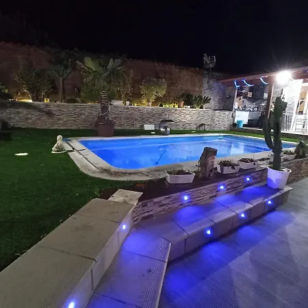 Chalet Beach & *