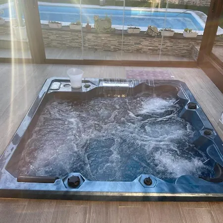 Chalet Beach & *