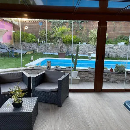 بيت للعطل Chalet Beach &